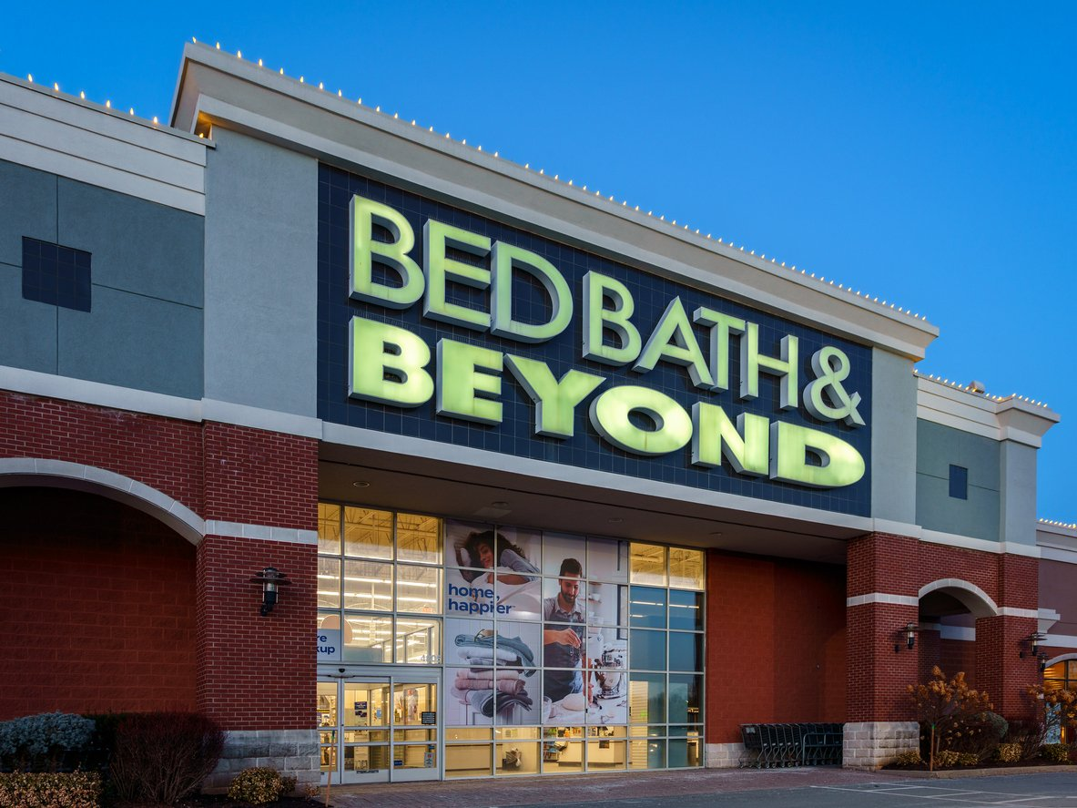 Ритейлеры борются за традиционные магазины Bed Bath & Beyond, при этом Burlington Stores лидирует